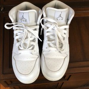 air jordan 1 retro mid triple white